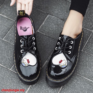 Dr . Martens x Hello Kitty Nombre Conjunto En Forma De Corazón Costuras De Suela Gruesa De 3 Agujeros Solo Zapatos Nuevos Pequeños De Cuero Martin Botas (5)