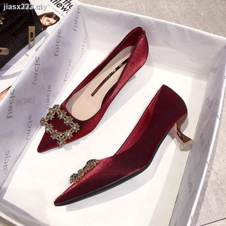 ☎2021 baru gaya Perancis ck high heels stiletto wanita bertumit rendah tumit tengah Xiuhe kasut perkahwinan merah kasut pengantin