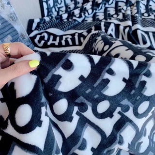 Manta caja DIOR manta al aire libre manta ponderada Hermès DIOR Chanel Lv Hermes Burberry Gucci mantas marea cuatro estaciones manta de ocio 150*200cm (7)
