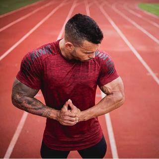 Fitness hombre entrenamiento estiramiento camiseta running entrenamiento manga corta top