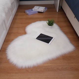 Alfombra de noche alfombra decorativa blanca bonita alfombra de felpa tipo Niña de lana en forma de corazón alfombra de suelo de dormitorio en forma de corazón
