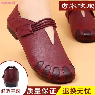 Spring and autumn mother shoes, single shoes, ethnic style women s shoes, retro middle-aged and elderly leather shoes, soft bottom, non-slip flat bottom shoes for the elderly