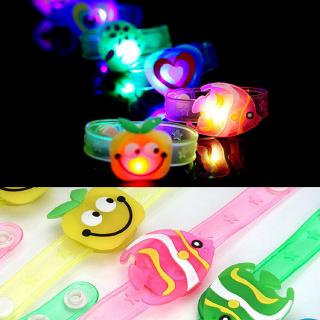 Alta Flash luz LED resplandor pulsera niños regalo disfraces fiesta de cumpleaños Favor Props