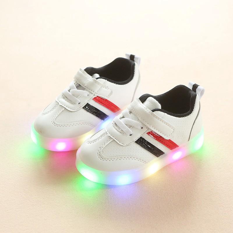 Moda niños LED luz hasta zapatos niños niñas deportes luminoso zapatos negro rojo
