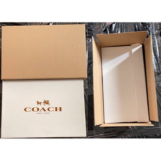 coach White box (Querido , No Se Vende Por Separado , Necesita Ser Comprado Junto Con La Bolsa)