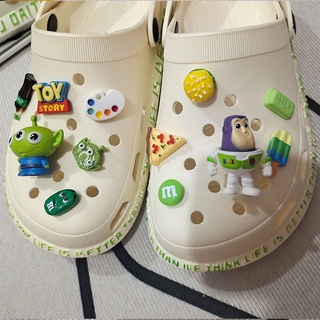 CHARMS Buzz Lightyear Crocs Jibbitz conjunto de zapatos encantos Pins Jibbitz para niños pequeños Crocs fresco zapatillas accesorios