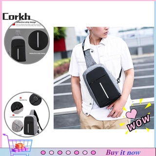 Corkh gris oscuro bolsa de pecho USB puerto de carga pecho Crossbody mochila reflectante raya para viaje