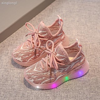 2021 zapatos casuales de malla de otoño para niñas Led intermitentes Luz Coco zapatos transpirables para bebé zapatos deportivos suela suave