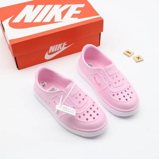 【Stock Ready】 NIKE Kids Niños Zapatillas de niño Sandalias Agujeros niño y niña sandalias blancas rosa 21-35 (4)