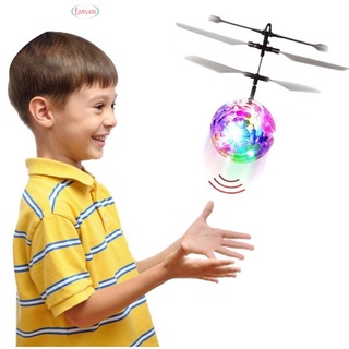 Mini helicóptero volador bola de cristal con luz recargable colorido juguete volador