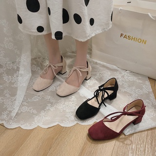 Sandalias de encaje Baotou estilo de hadas femeninas 2020 verano nuevo punta puntiaguda tacón grueso moda todo-fósforo zapatos de boca baja de tacón medio (1)