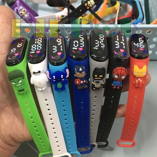(pantalla a color) reloj de dibujos animados m7 led para niños de moda impermeable, junto con superman, batman, ironman
