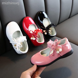 Zapatos de cuero para niñas/zapatos negros de princesa/nuevos zapatos de suela para niños con suela suave en primavera y