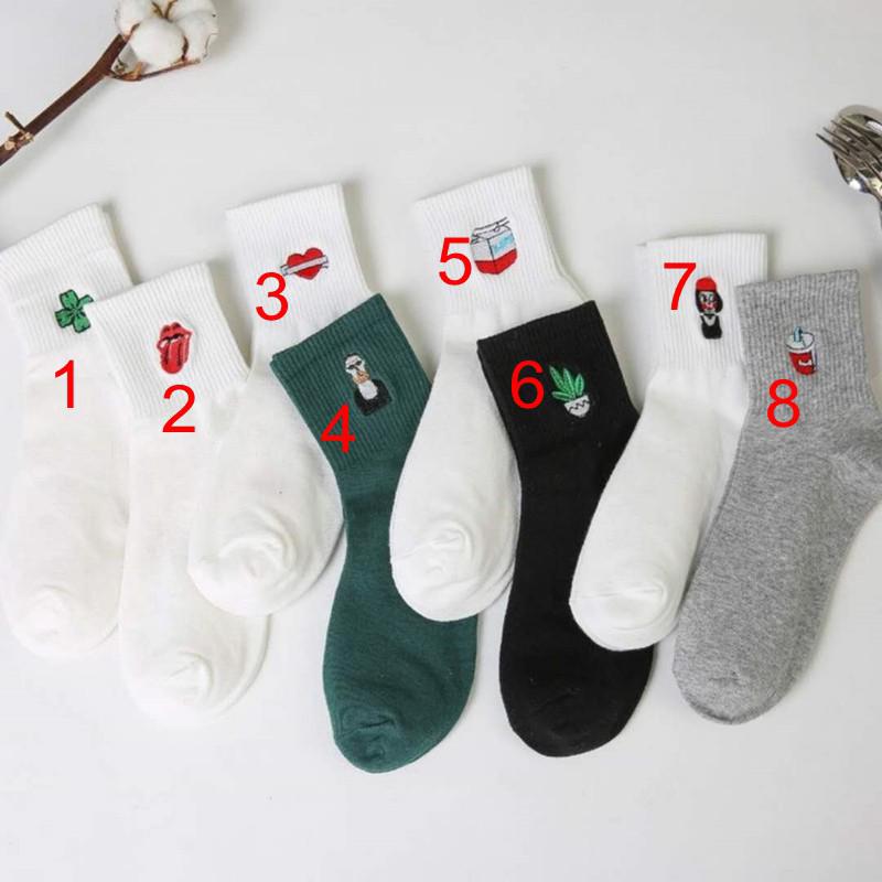Nueva llegada calcetines de algodón para mujer lindo Harajuku calcetines negro blanco moda calcetines