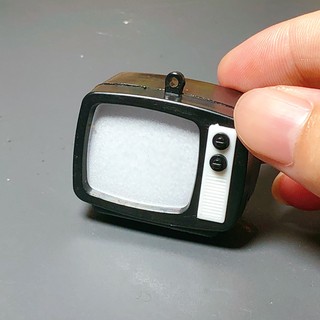 [spot] Douyin Kuaishou celebridad de Internet Mini modelo de TV luminoso llavero led accesorios de casa de muñecas en miniatura