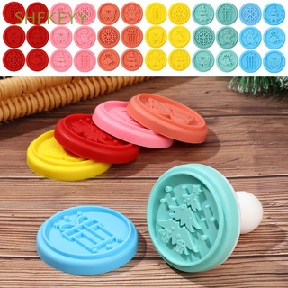 SHEKEYY Kitchen DIY Christmas Mould Fondant Baking & Pastry Mold Cookies Stamp Molds Bakeware Cake Embosser Chocolate Biscuit Mould Plunger Cake Decorating Tools/Multicolor