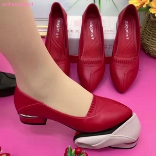 solo zapatos de las mujeres 2021 nueva primavera y otoño de cuero suave suela suave de las mujeres s zapatos planos puntiagudo zapatos de cuero de las mujeres de moda madre zapatos