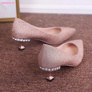 zapatos de boda de las mujeres 2021 nuevo zapatos de novia lentejuelas todo-partido vestido de tacón alto stiletto tacón bajo zapatos de boda zapatos de cristal