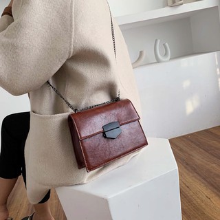 ∈Bolso femenino 2021 nueva cadena de bloqueo retro bolso pequeño bolso de mensajero bolso de hombro textura salvaje estilo de Hong Kong bolso cuadrado pequeño
