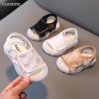 Sandalias para bebé 2021 verano nuevo niños 1-3 años 2 zapatillas para bebé Baotou antideslizantes de fondo suave zapatos d